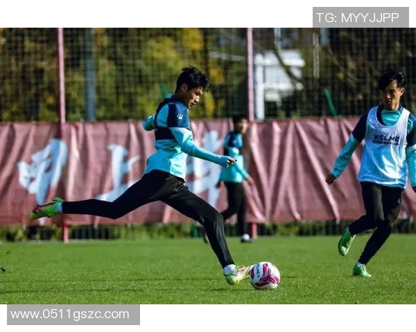 武汉足球队在亚运会积分榜上以94分稳居第一名展现强劲实力